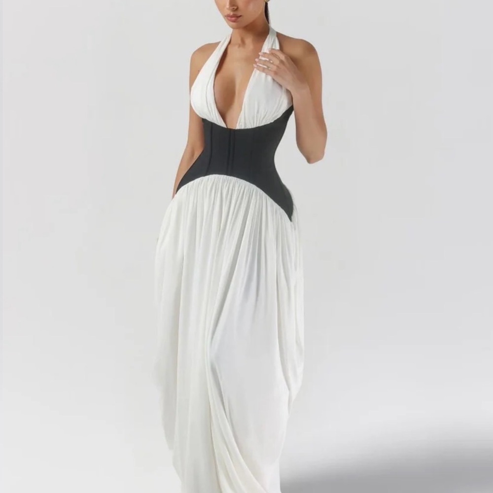 Chic Backless Black and White Dress